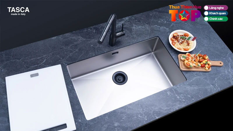 Nang-tam-trai-nghiem-voi-bon-rua-chen-inox-tai-nobili-nobinoxcomvn-4-huetoplist